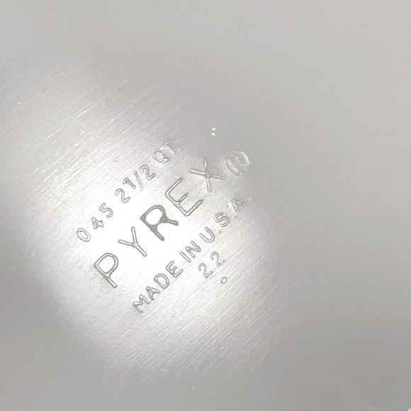 Vintage Pyrex Golden Hearts Oval Casserole 1958 - Picture 9 of 16